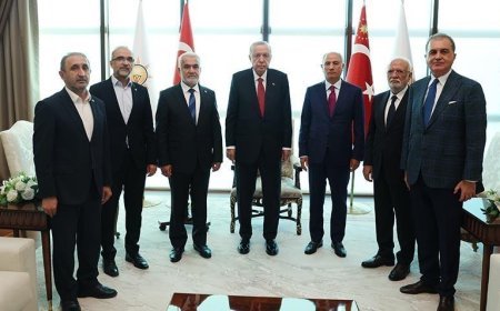 Cumhurbaşkanı Erdoğan, HÜDA PAR Genel Başkanı Yapıcıoğlu'nu kabul etti