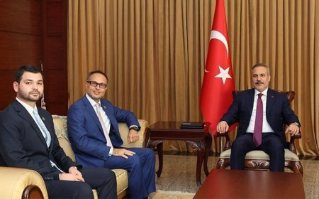 Dışişleri Bakanı Hakan Fidan TÜRKPA Genel Sekreteri Hasan'ı Bakü'de kabul etti