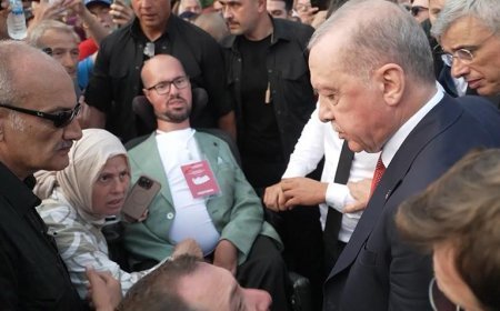 Cumhurbaşkanı Erdoğan otobüsü durdurup yanına gitmişti! Engelli genç konuştu: Unutamayacağım bir andı