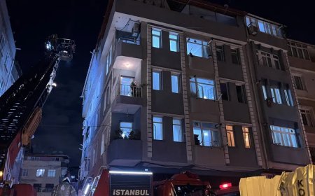 Zeytinburnu'nda 5 katlı binanın bodrumunda yangın