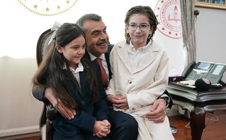 Bakan Tekin, Cumhurbaşkanı Erdoğan ile şarkı söyleyen öğrencileri kabul etti
