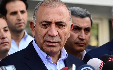CHP İstanbul İl Kongresi'yle ilgili tedbir kararı kaldırıldı. Gürsel Tekin'in görevi sona erdi