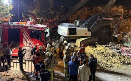 Son dakika! Küçükçekmece'de yıkım yapılan 6 katlı bina çöktü: Ekipler olay yerinde