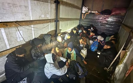 Tekirdağ'da kamyonette 19 kaçak göçmen yakalandı