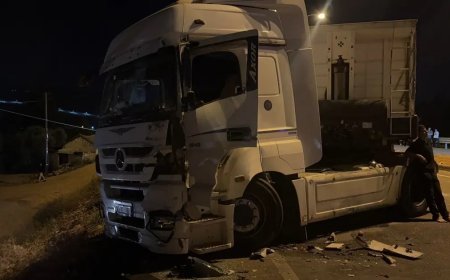 Tır şoförleri sınırda birbirine girdi