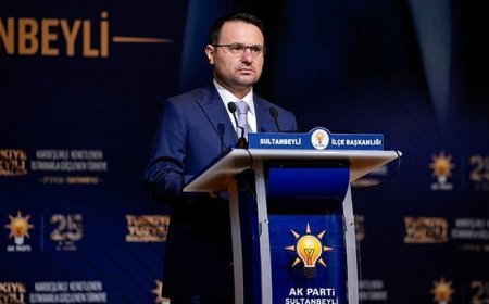 Bakan Gürlek 'Türkiye Yüzyılı Buluşmaları' kapsamında Sultanbeyli'de konuştu: Hukuk olarak nöbetteyiz