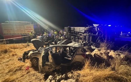 Gaziantep'te otomobil ile midibüs çarpıştı: 7 kişi hayatını kaybetti