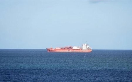 İngiltere açıkladı: Hürmüz Boğazı'nda bir LNG tankeri vuruldu