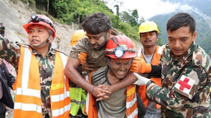 SON DAKİKA HABERLER: Nepal'de sel felaketinden günler sonra gelen mucize! 'Ses duyuldu'