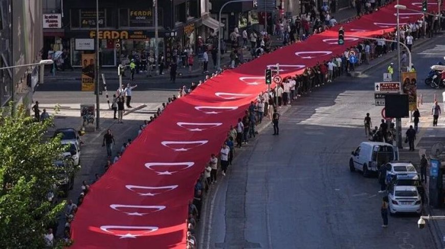 Bakanlar, İzmir'in düşman işgalinden kurtuluşunun 104. yıl dönümünü kutladı