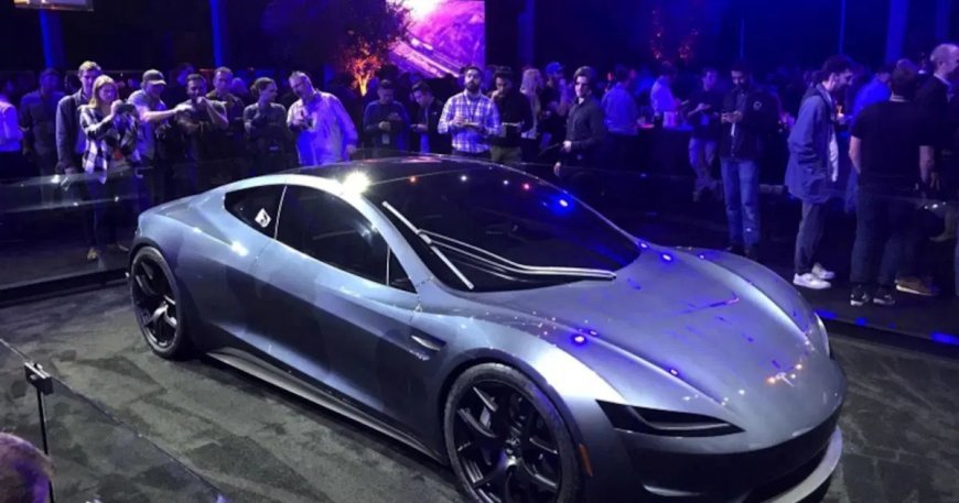 Uzun süredir erteleniyordu. Tesla Roadster 1 Ekim'de tanıtılacak
