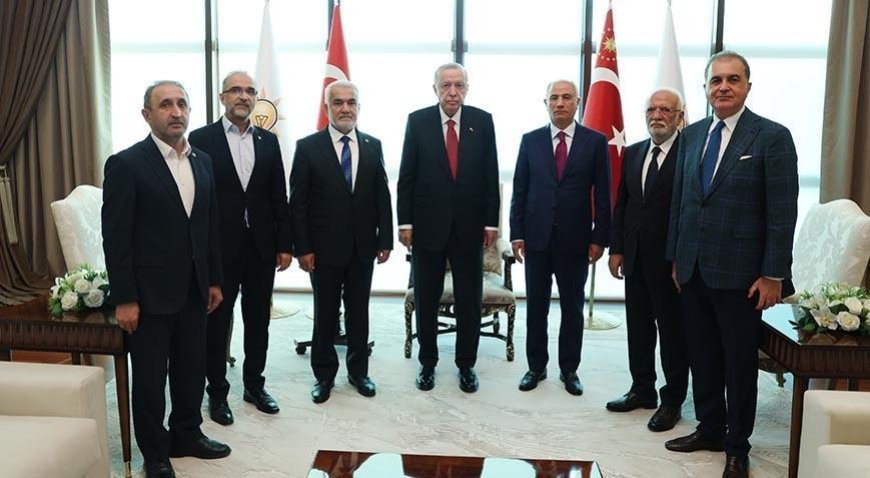 Cumhurbaşkanı Erdoğan, HÜDA PAR Genel Başkanı Yapıcıoğlu'nu kabul etti