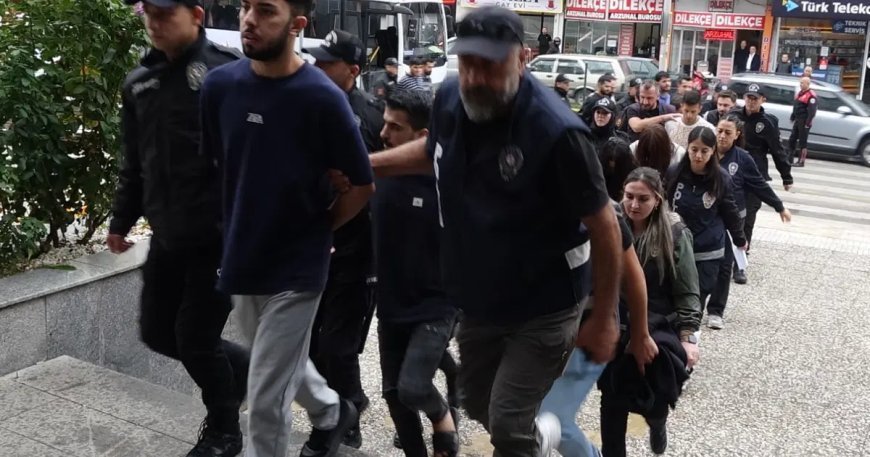 Kendilerini noter olarak tanıtıp 55 ilde dolandırıcılık yapan 18 şüpheli yakalandı