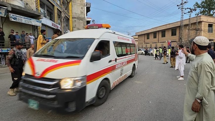 Pakistan’da intihar saldırısı: 12 ölü