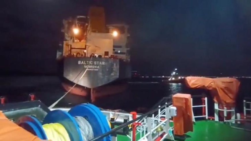 Çanakkale Boğazı'nda arızalanan 'Baltic Star' isimli tanker güvenli bölgeye demirletildi