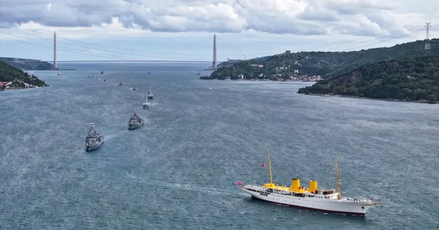 Preveze Deniz Zaferi'nin 488. yılı. İstanbul Boğazı'nda 15 gemiyle geçit töreni