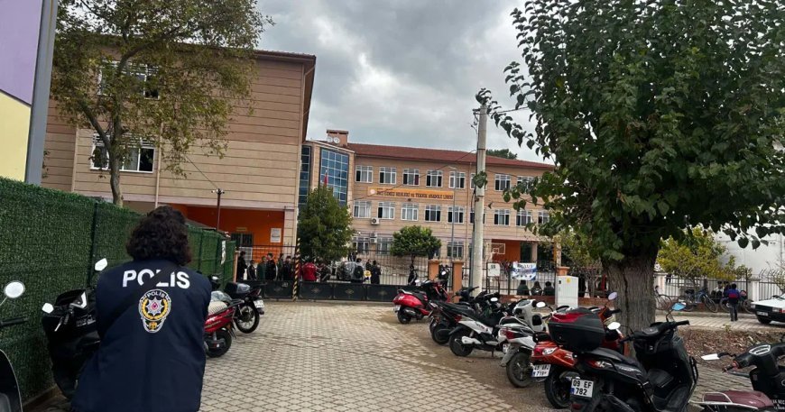 11 öğrencinin yaralandığı okul saldırısının ardından yeniden dersbaşı
