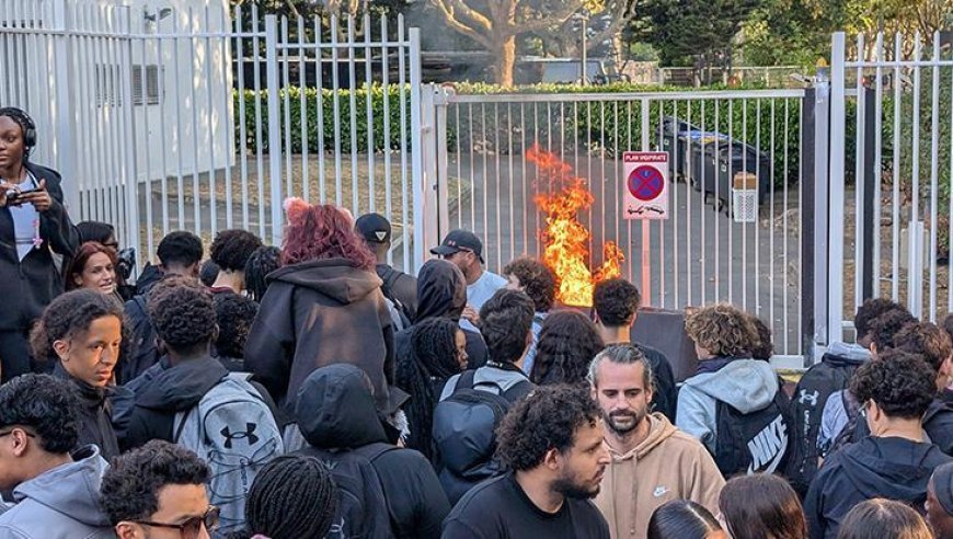 Liseliler öfkeli! Kötü eğitim koşulları öğrencileri sokağa döktü