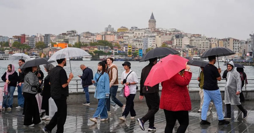 İstanbul'da kuvvetli sağanak. Valilikten 3 ilçe için uyarı