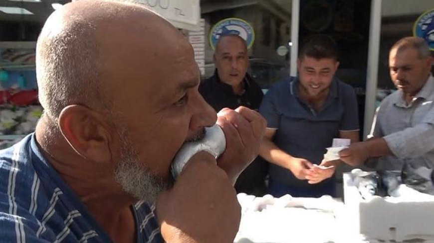 Tanesi 100 lira! Fiyatı duyurdu, sevinçten çiğ çiğ yedi