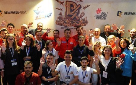 Şanlıurfa'da TEKNOFEST coşkusu! Selçuk Bayraktar Demirören Medya standını ziyaret etti