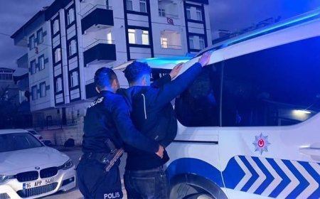 Bursa'da ehliyet sınavına giren kişi kopya düzeneğiyle yakalandı