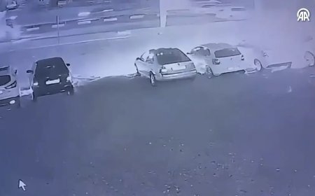 Benzin bidonuyla geldi, galerideki 6 aracı kundakladı