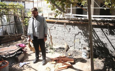Niğde’de ölümden saniyelerle kurtuldu! Çatıdan düşen kiremit yön değiştirdi