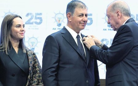 Erdoğan, Cemil Tugay’a rozetini taktı! İzmir’de yeni bir dönem başlıyor