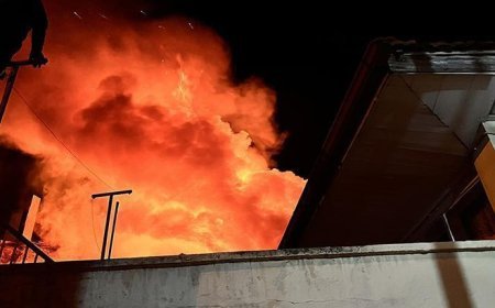 Yanan evini izlerken fenalaşıp, hastanede hayatını kaybetti