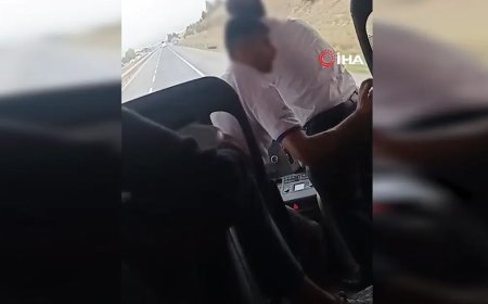 Pes dedirten anlar: Otobüs seyir halindeyken şoför değişimi yaptılar