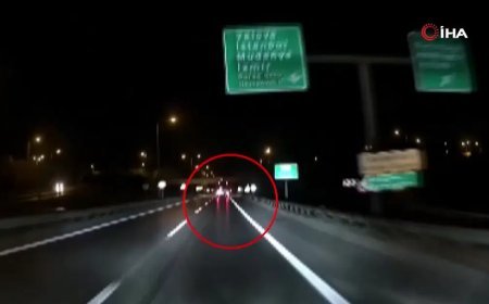 Otobüs şoförleri kazaya davetiye çıkardı. Yine geri manevra ve seyir halinde sürücü değişimi