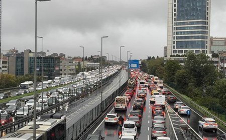 İstanbul trafiğinde son durum: Yağışın da etkisiyle trafik yoğunluğu yüzde 89'a ulaştı