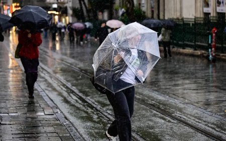 İstanbul'da yarın okullar tatil edildi. Motosikletlerin trafiğe çıkması yasaklandı