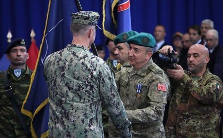 KFOR'da görev değişimi: Türkiye, NATO komutasını İtalya'ya devretti