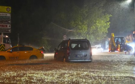 İstanbul'u sağanak ve fırtına vurdu. 2 kişi hayatını kaybetti