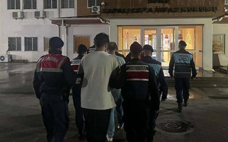 Aydın'da 8 kaçak göçmen ile otel sahibi ve çalışanı tutuklandı