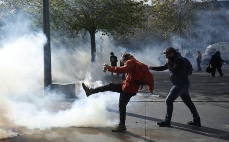Fransa sokakları savaş alanına döndü! Arabalar ateşe verildi, 166 gözaltı