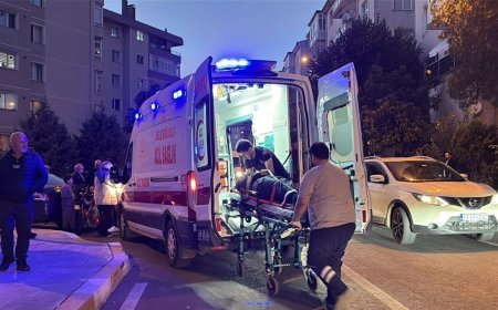 Otomobil ile çarpışan motosikletin sürücüsü yaralandı