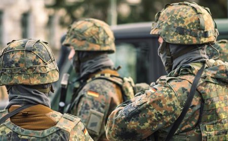 Ülkede askerlik çağına gelen erkeklere aynı form geldi! Yanıt vermeyene ceza
