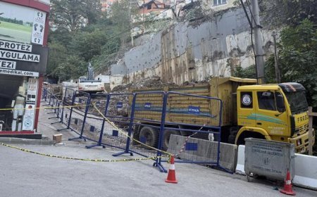 Zonguldak'ta çöken binanın çevresindeki bir bina daha boşaltılıyor