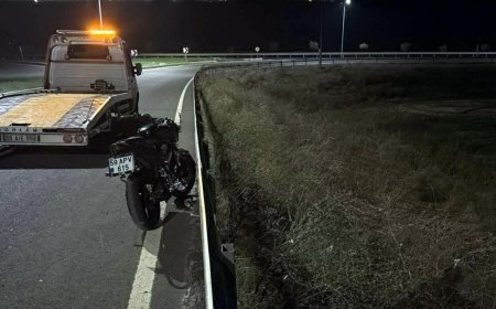 Bariyere çarpan motosiklette 2 kişi yaralandı