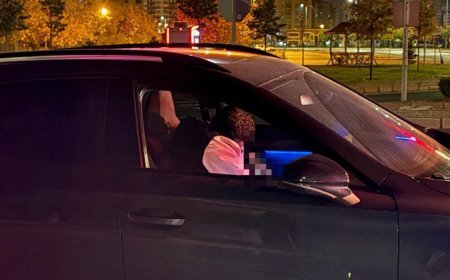 Kırmızı ışıkta uyuyakaldı! Mesleğini söyleyip, polisleri tehdit etti