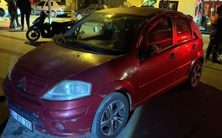 2 araca çarpan sürücü otomobilini bırakıp kaçtı; 1 yaralı