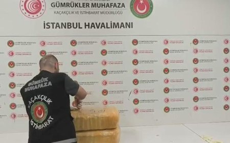 İstanbul'da dev uyuşturucu operasyonu! Havalimanında yakalandı, alıcıya Bayrampaşa'da suçüstü yapıldı