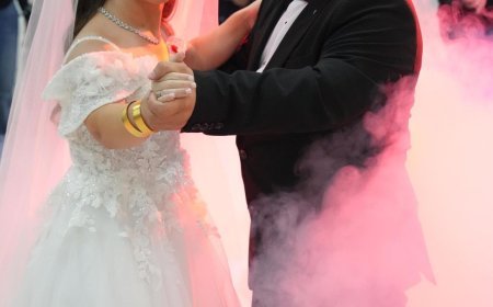 Akondroplazi hastası çift, dünyaevine girdi