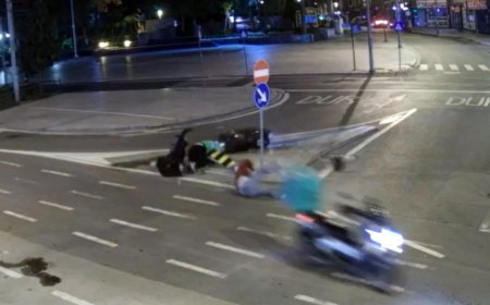 İki motosikletin çarpıştığı kaza kamerada; 3 yaralı