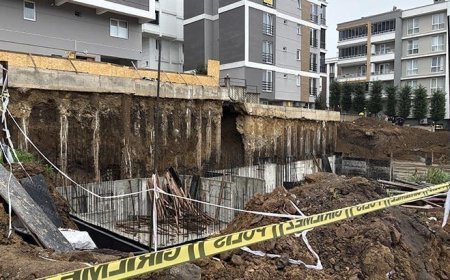 Samsun Atakum'da korku dolu anlar! 5 katlı binanın temelinde toprak kaydı: Apartman boşaltıldı