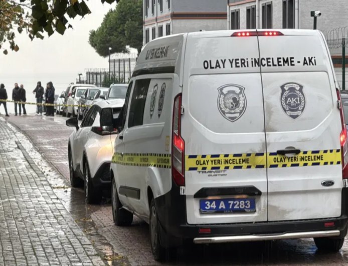 Avcılar'da okul önünde trafik kavgası: Bekçi, kendisine saldıran veliyi ayağından vurdu