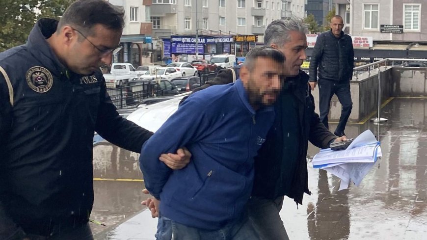 Bayrağı çöpe attı ‘vatan hainleri’ diye paylaşım yaptı